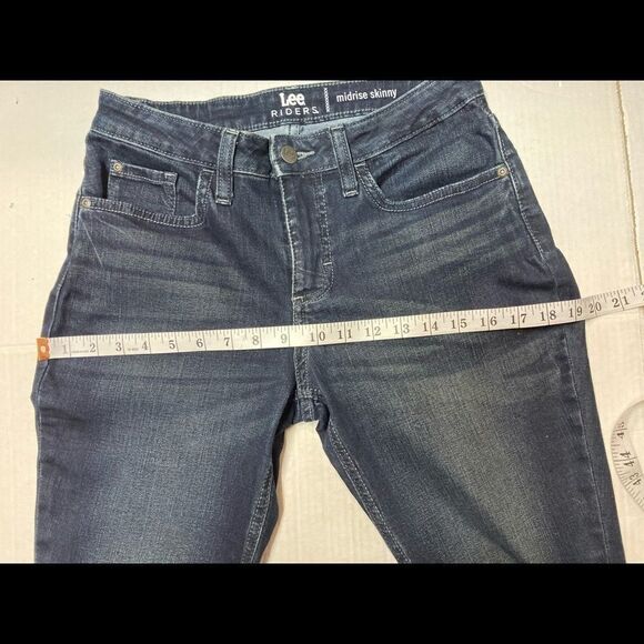 LEE Riders,Women’s dark denim,midrise skinny jeans Inseam 26” - Picture 5 of 9